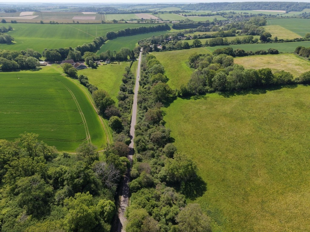 Lot: 176 - APPROXIMATELY SIX ACRES OF LAND - Overhead image of the site